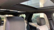 Land Rover Discovery 3.0 D300 Dynamic SE 5dr Auto Diesel Station Wagon